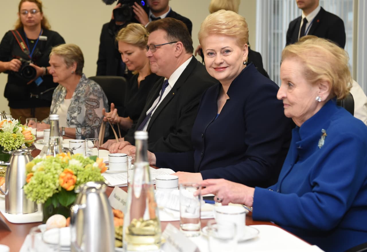 Prezidentė pirmininkauja neformalioje aukšto lygio diskusijoje moterų vaidmens kariniuose konfliktuose tema. Nuotr. prezidentas.lt