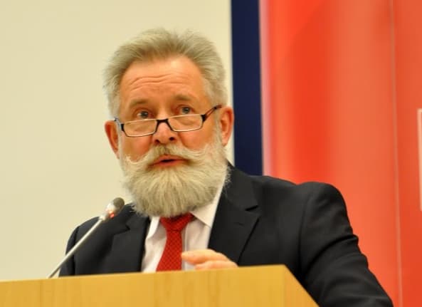Apsimelavo Sysas, o tuo pačiu ir visa jo partija