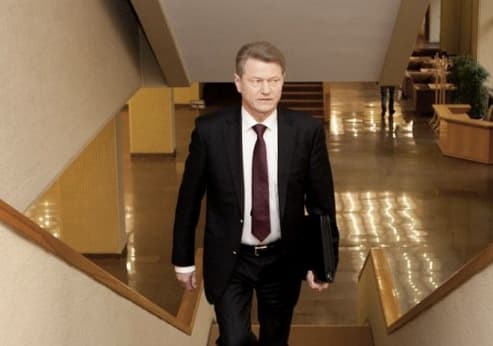 Seimas patvirtino laikinosios tyrimo komisijos dėl Prezidento R. Pakso teisių atkūrimo išvadas