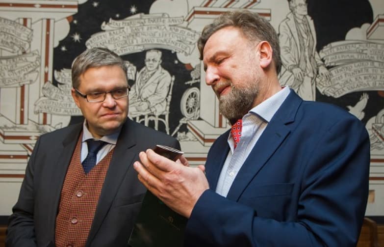 Lietuvos banko vadovas Vitas Vasiliauskas ir profesorius Rimantas Jankauskas. Nuotr. lb.lt