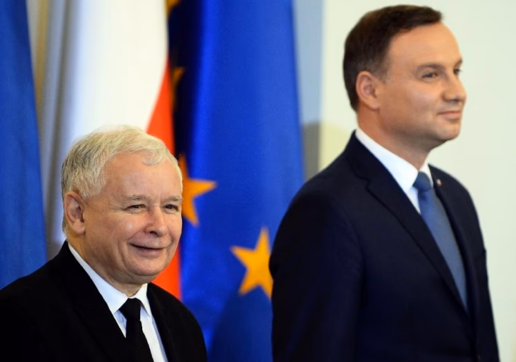 Lenkijos vadovybė prisižaidė, valstybės laukia bausmė. Nuotr. apa.az
