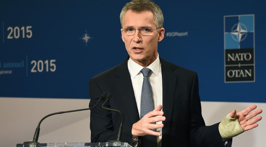 NATO metų pasiekimai: daugiau lėktuvų ore, daugiau karinių batų ant žemės, daugiau laivų Baltijos ir Juodojoje jūrose...