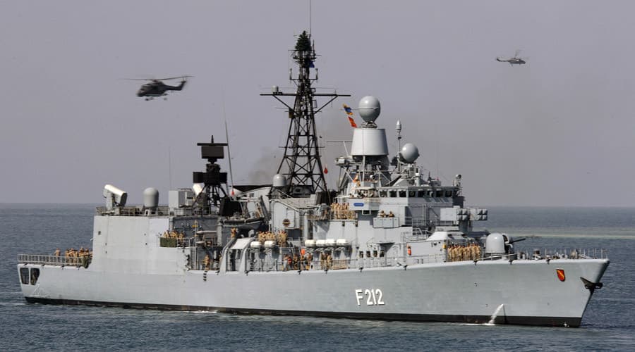 NATO į Egėjo jūrą nusiuntė karo laivus