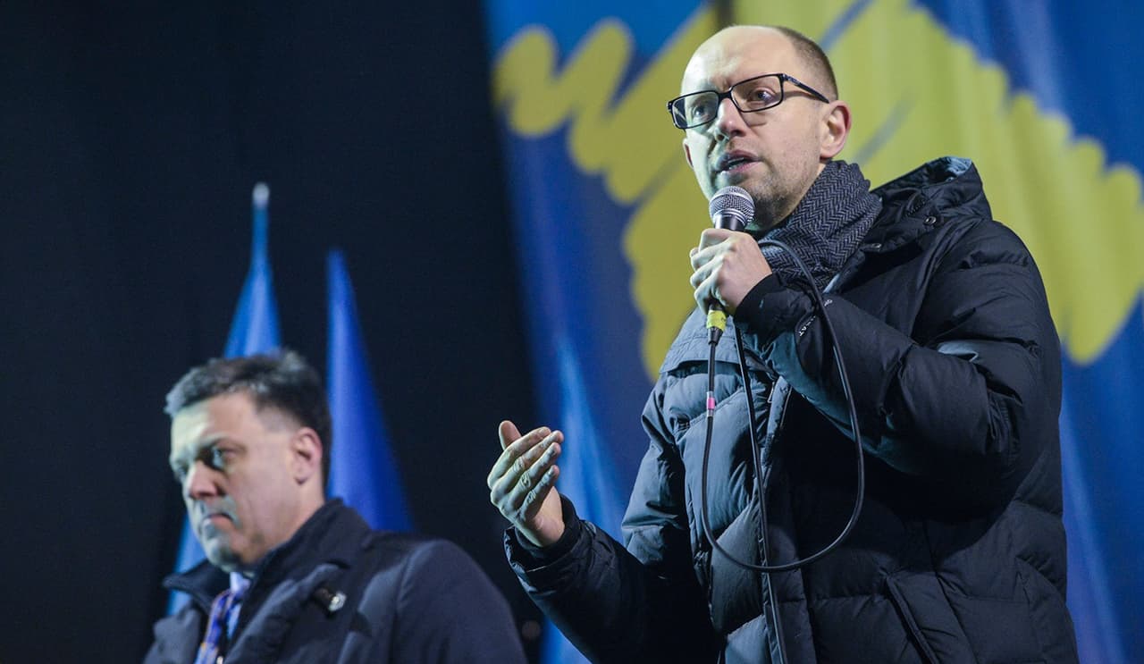 A. Jaceniukas yra vienas pagrindinių Maidano simbolių. Ar tik ne Maskvos planas apjuodinti demokratijos šauklį ir žlugdyti permainų vyriausybę? Nuotr. image.zn.ua