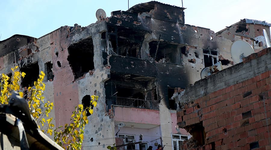 NATO šalies Turkijos kariai gyvus sudegino daugiau kaip 150 kurdų