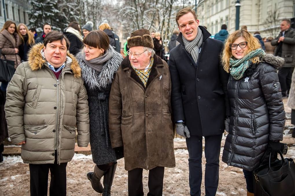 V. Landsbergis (viduryje). Nuotr. facebook.com