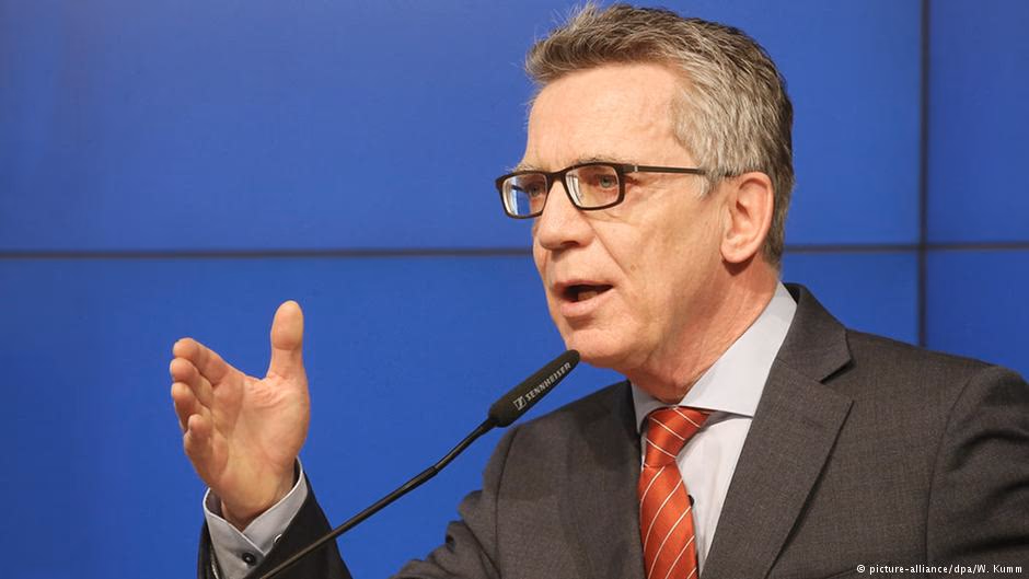 Vokietijos vidaus reikalų ministras: ES reikia sutarties su Šiaurės Afrika dėl migrantų politikos