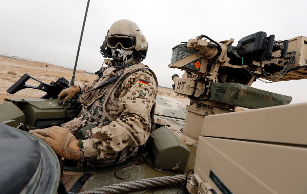NATO skubiai siunčia 1000 karių į Lietuvą