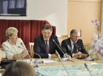 Socialdemokratai ieško priekabių: kelia nepatogius klausimus prezidentės patikėtiniui