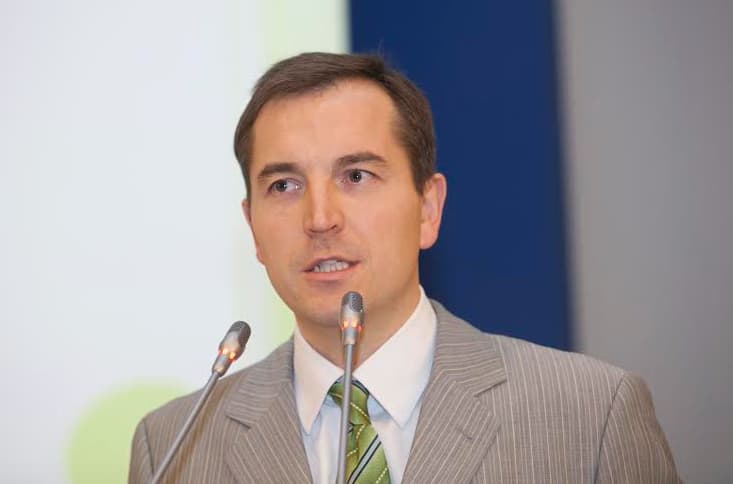 Nustebusiems dėl E. Masiulio liberalų ir alkoholio magnato D. Mockaus