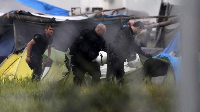 Graikijoje griaunama didžiausia nelegalių migrantų stovykla