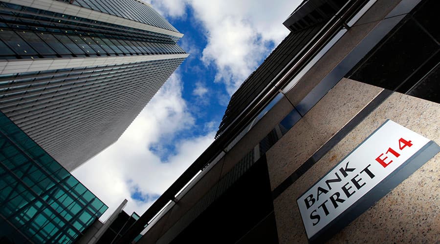 Anglijos bankas iš savo rezervų skirs 250 mlrd. svarų