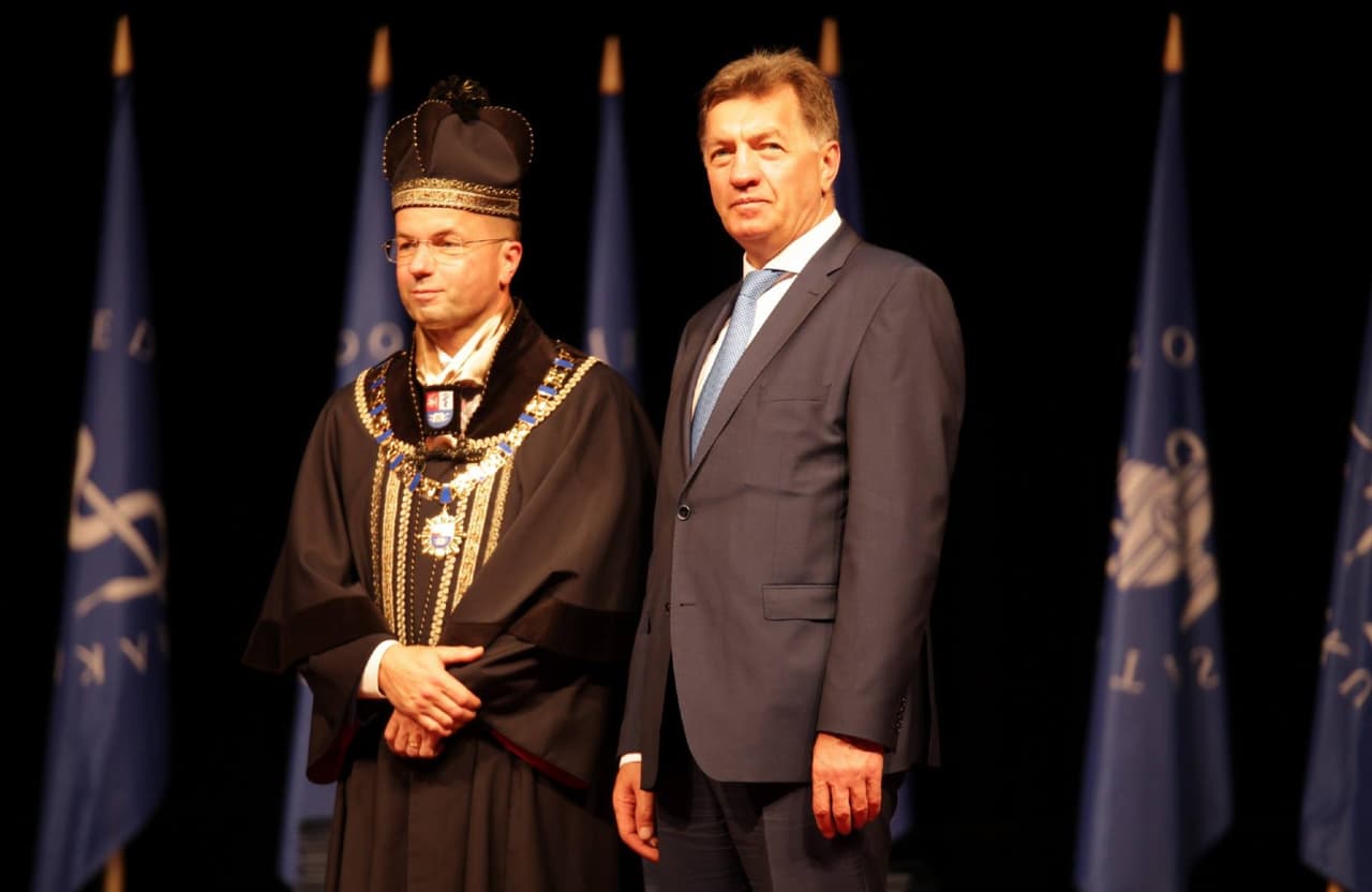 Premjeras A. Butkevičius (dešinėje). Nuotr. facebook.com