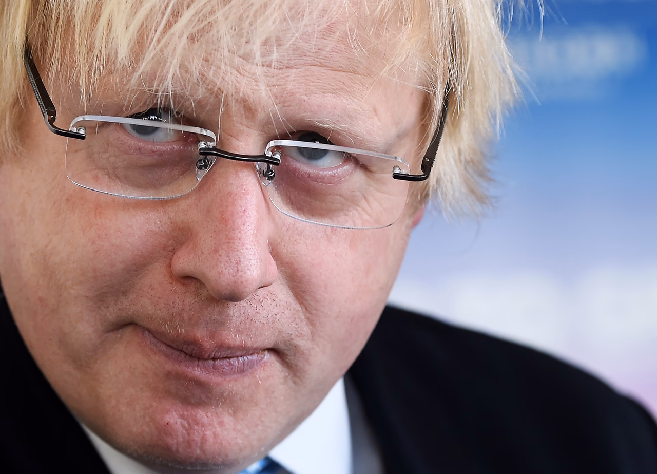 Vos tapęs Jungtinės Karalystės užsienio politikos formuotoju, Borisas Džonsonas pagyrė Rusiją dėl jos veiksmų Sirijoje.
