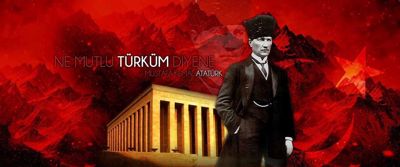 Turkijos moto: Ne mutlu Türküm diyene! (Koks laimingas tas, kas save turku vadina!). Šią frazę mokiniai kiekvieną rytą sako prieš pamokas panašiai, kaip kad būdavo TSRS. Ją 1933 m. ištarė pats Atatiurkas.