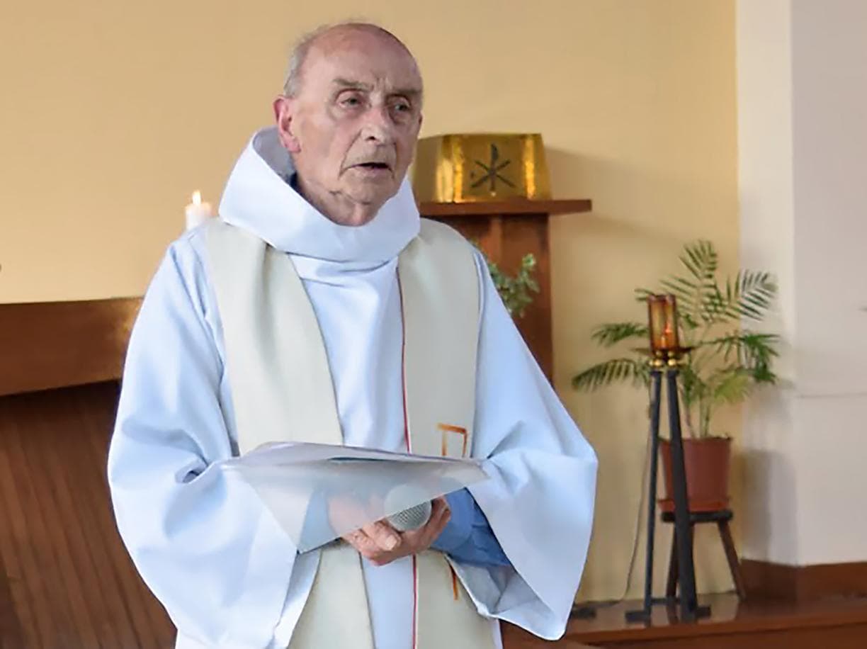 Prancūzų kunigo Žako Amelio (Jacques Hamel) žudikai mečetėje nesilankė, o nužudytasis kunigas buvo vienas iš tų, kuris tikėjo tarpreliginiu dialogu su islamu ir buvo geras draugas su vietinės mečetės musulmonų imamu.