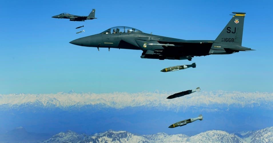 JAV vėl bombarduoja Libiją