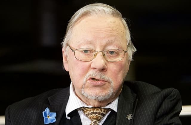V. Landsbergis.