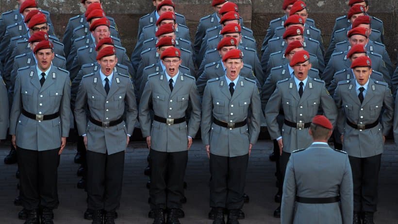 Vokietijoje grąžinama šauktinių armija