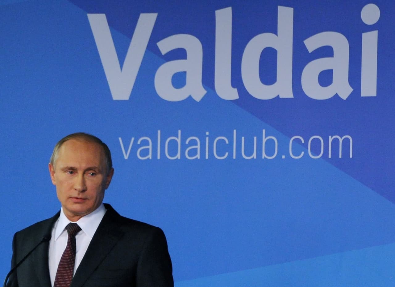 V. Putinas: „Kuriamos išgalvotos grėsmės – tai pelningas dalykas“