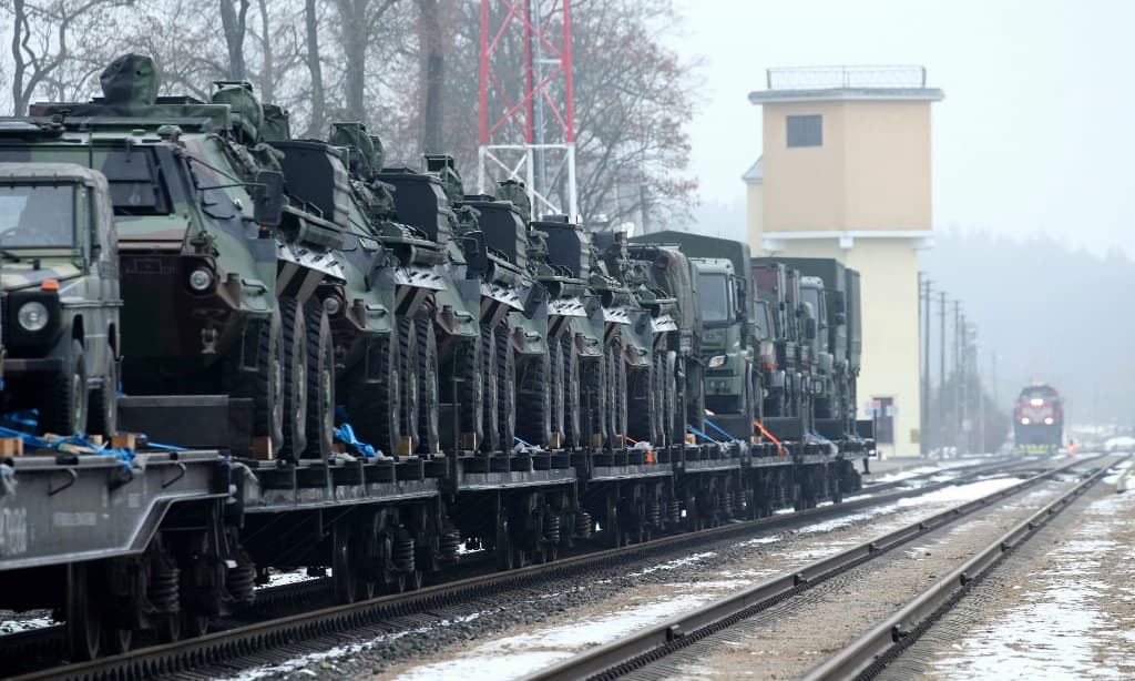NATO atvažiuoja, 2016 m. Nuotr. aut. - kpt. Paulius Babilas.