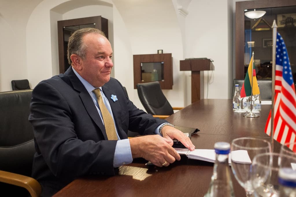 Ievos Budzeikaitės (LK) ir Alfredo Pliadžio (KAM), Prezidentūros nuotraukos.