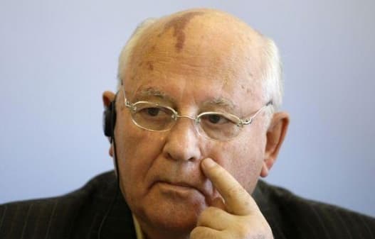 M. Gorbačiovui įteiktas šaukimas į teismą