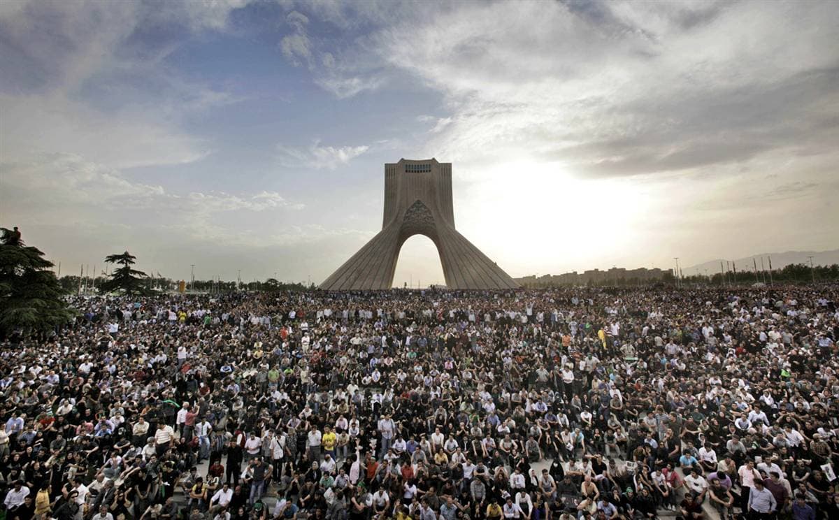 Iranas mena protestus prieš valdžią 2009-aisiais.