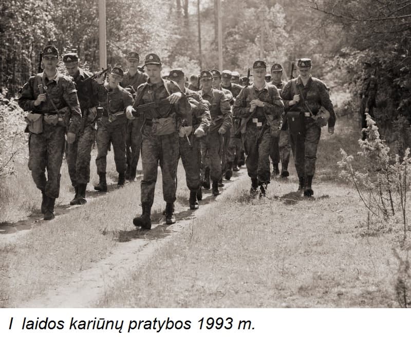 I laidos kariūnų pratybos 1993 m. Lietuvos karo akademijos archyvo nuotraukos (Kęstučio Dijoko) ir Alfredo Pliadžio (KAM).