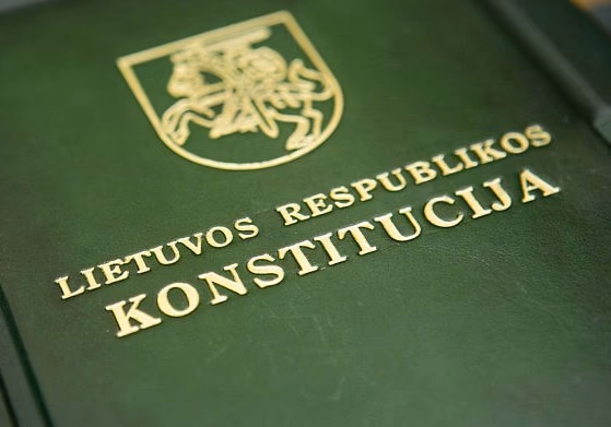 Ar verta pasitikėti dvigubais idiotais?