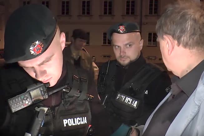 Nauja tvarka: naktimis palapinės turi būti nuardytos, o dienomis gali stovėti