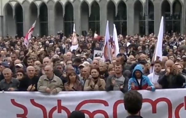 Gruzijoje įvyko eisena, kurios organizatoriai siekia pagerinti santykius su Rusija