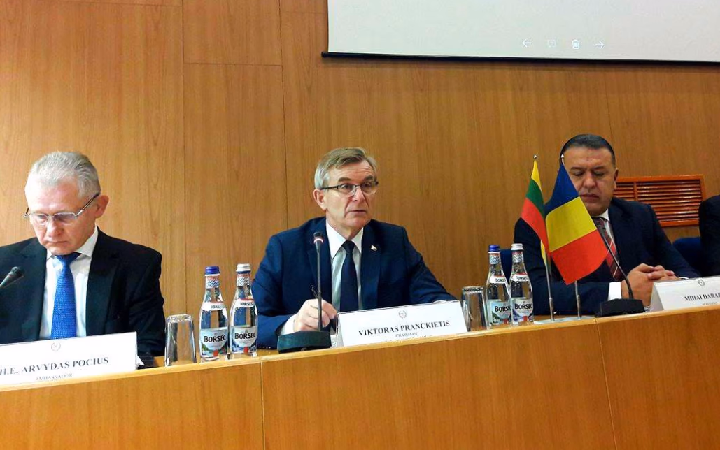 V. Pranckietis (viduryje). Nuotr. facebook.com