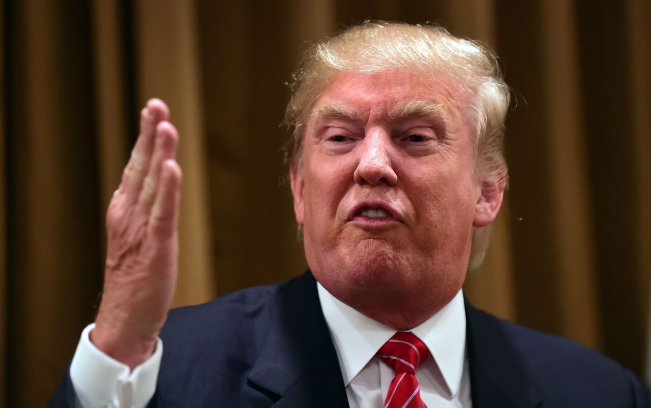 Donaldas Trampas pagaliau atsikvošėjo ir pasekė Dalios Grybauskaitės, paskelbusios, kad Rusija yra teroristinė valstybė, pėdomis.