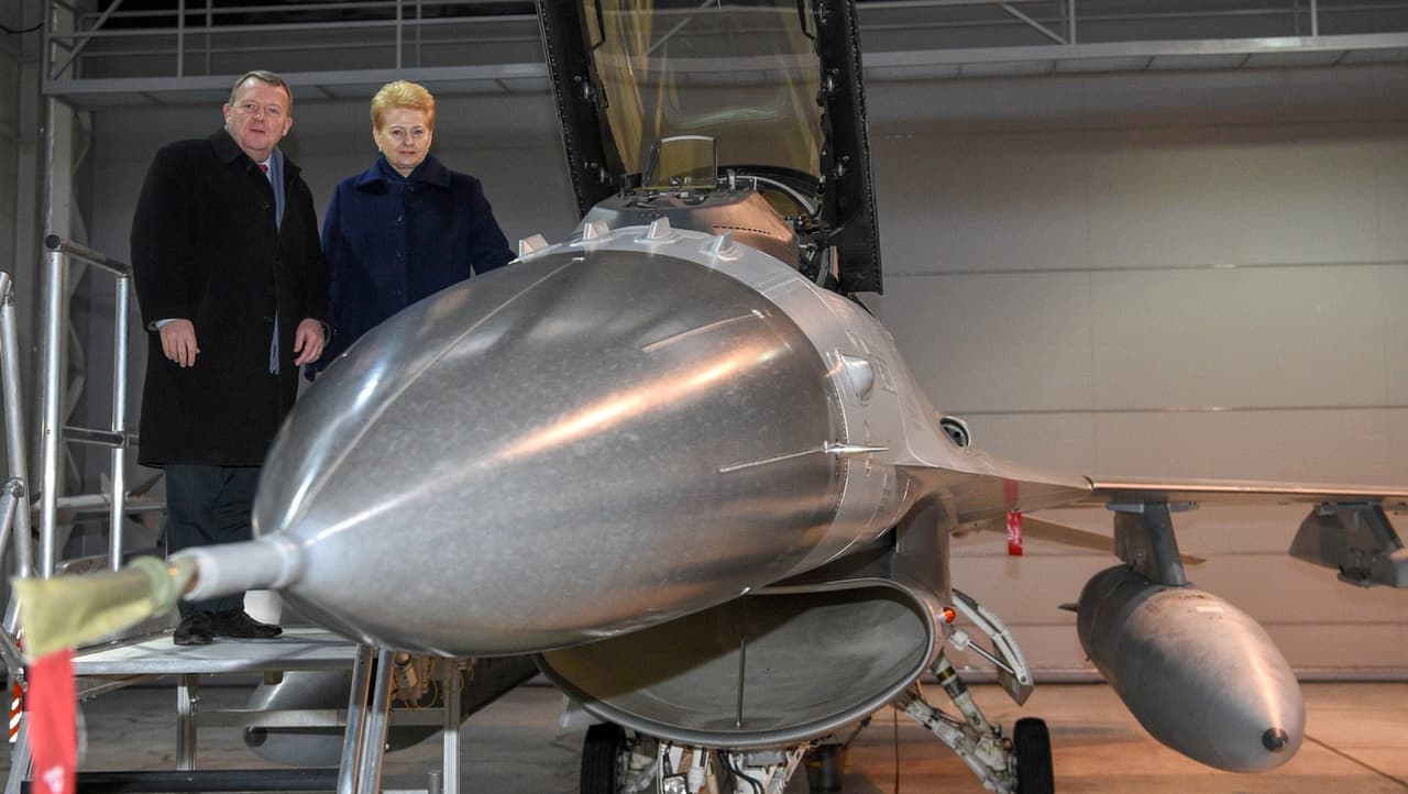 Prezidentė D. Grybauskaitė (dešinėje). Nuotr. prezidentas.lt