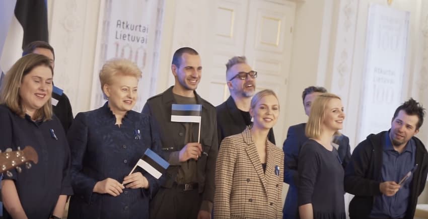 Ką tik Lietuvoje paminėta šimtmečio džiaugsmo fiesta tęsiasi – prezidentė uždainavo estiškai