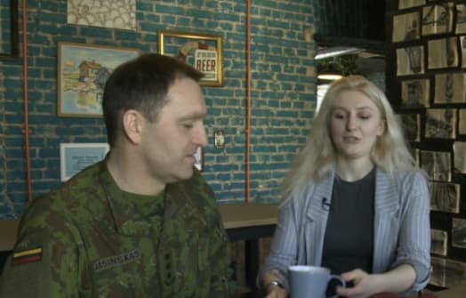 Karių laukančių verslininkų tarpe vis labiau populiarėja tinklalapis „Garbė aptarnauti“