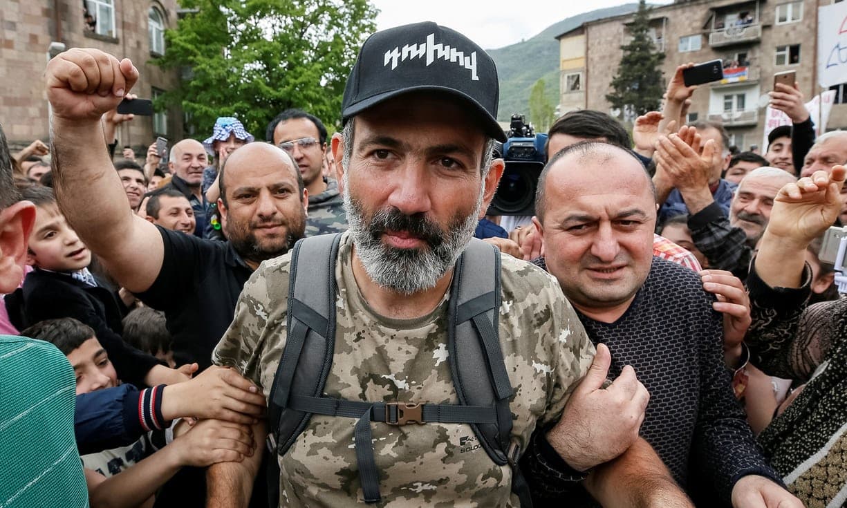Armėnijos premjeru tapo nesisteminis žurnalistas Nikolas Pašinjanas