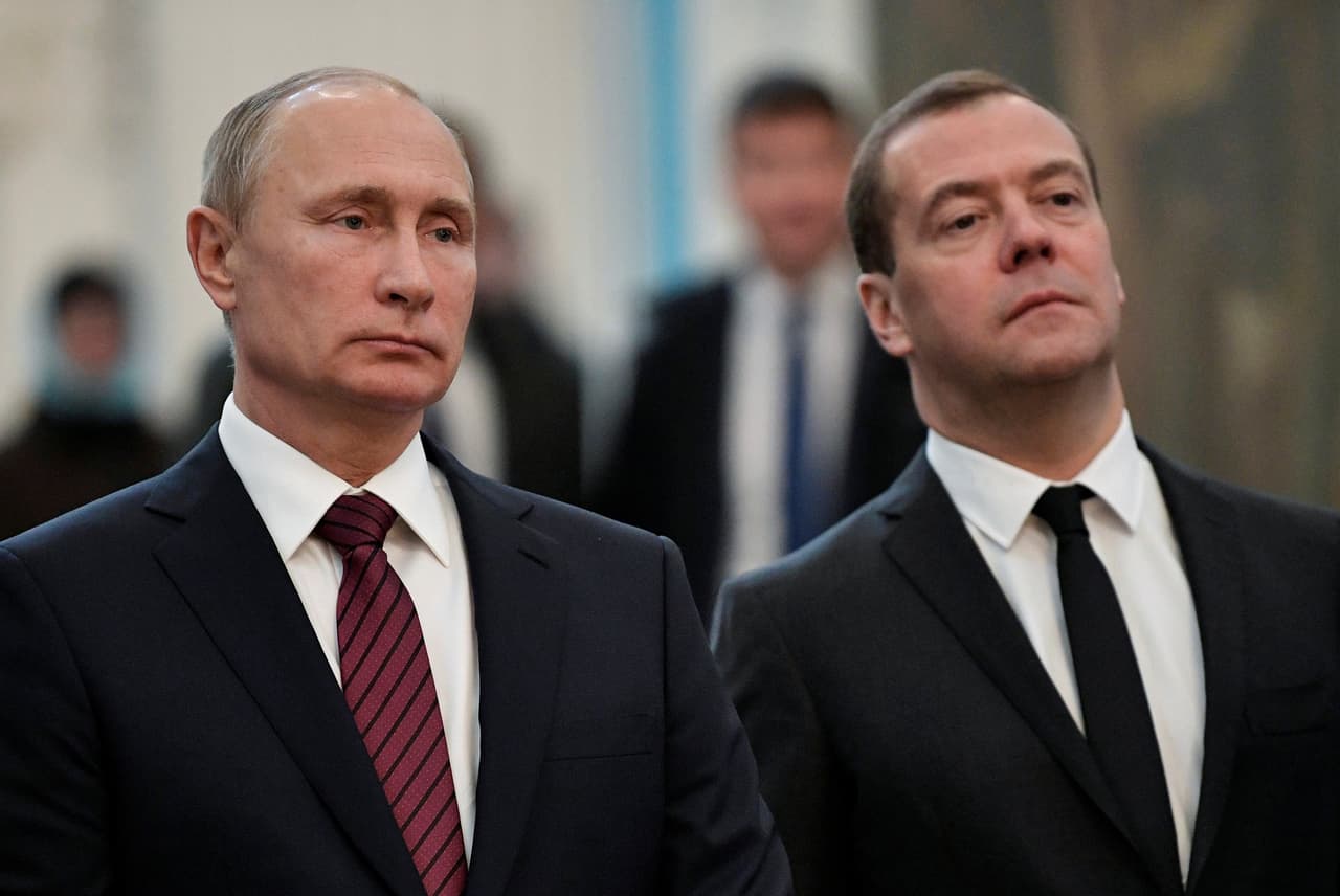 V. Putinas pasiūlė D. Medvedevui toliau būti Rusijos Federacijos premjeru