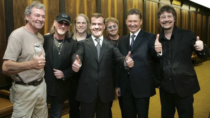 D. Medvedevas garsėja kaip kietos roko muzikos gerbėjas.