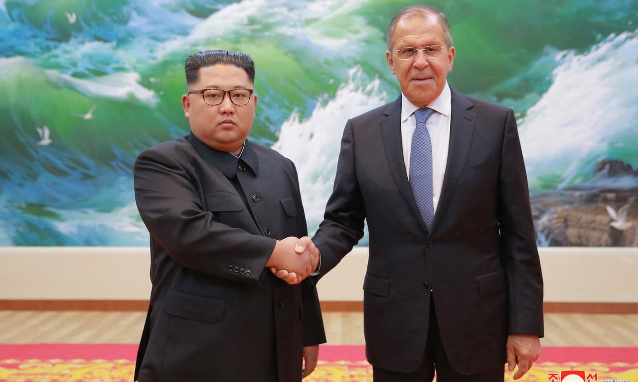 Kim Džongunas susitikime su Sergejumi Lavrovu pasiskundė dėl JAV hegemonijos