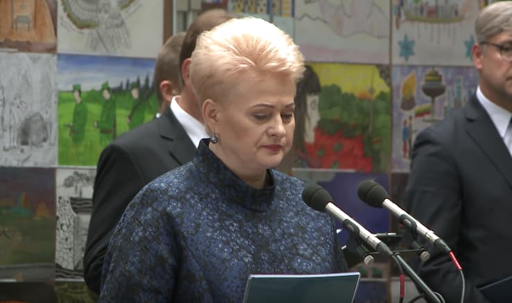 Šalies vadovė pagerbė tremties aukas
