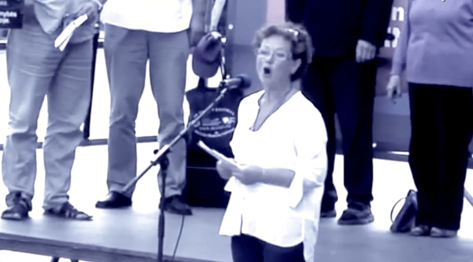 N. Oželytė 2012 m. mitinge Daukanto aikštėje kėlė daug klausimų prezidentei D. Grybauskaitei.