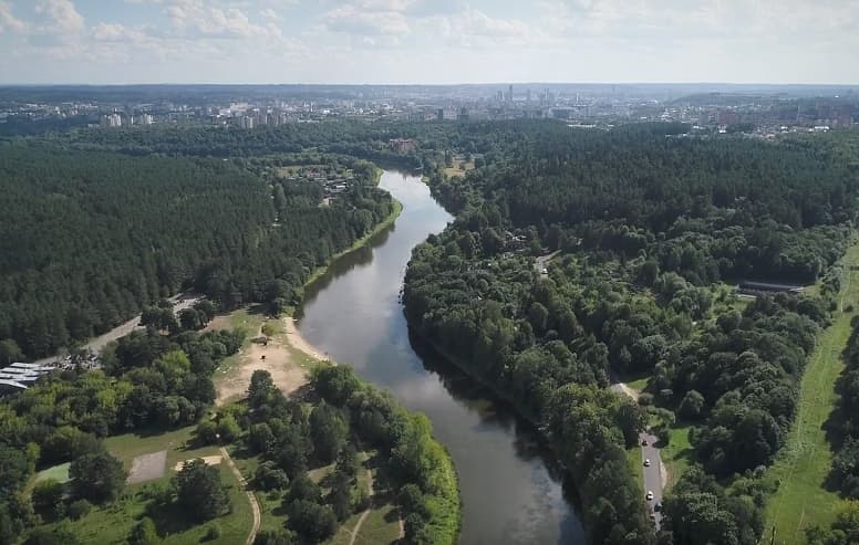 Vyriausybė paviešino dar vieną trumpo metro filmą apie grįžtančius lietuvius