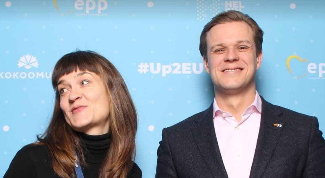 Kovotojai su Rusijos dezinformacija G. Landsbergis (dešinėje) ir R. Morkūnaitė-Mikulėnienė. Nuotr. facebook.com