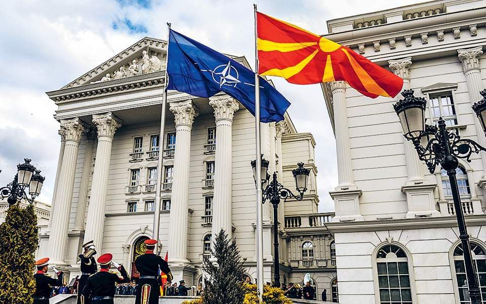 Makedonija persivadino į Šiaurės Makedonijos Respubliką, kad įstotų į ES ir NATO