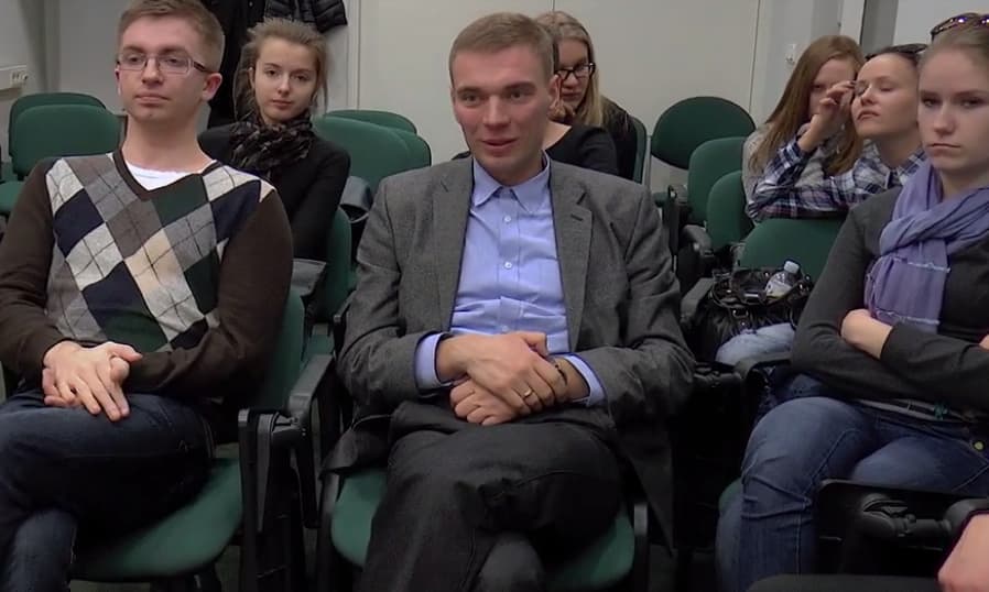 Mindaugas Puidokas ir jo studentai (susitikimas su signataru Rolandu Paulausku)
