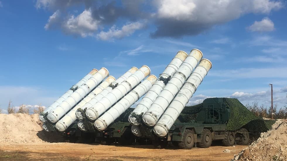 Iš Rusijos oro gynybos sistemas S-400 perkanti Turkija atkirto JAV: mes - ne Amerikos vergai