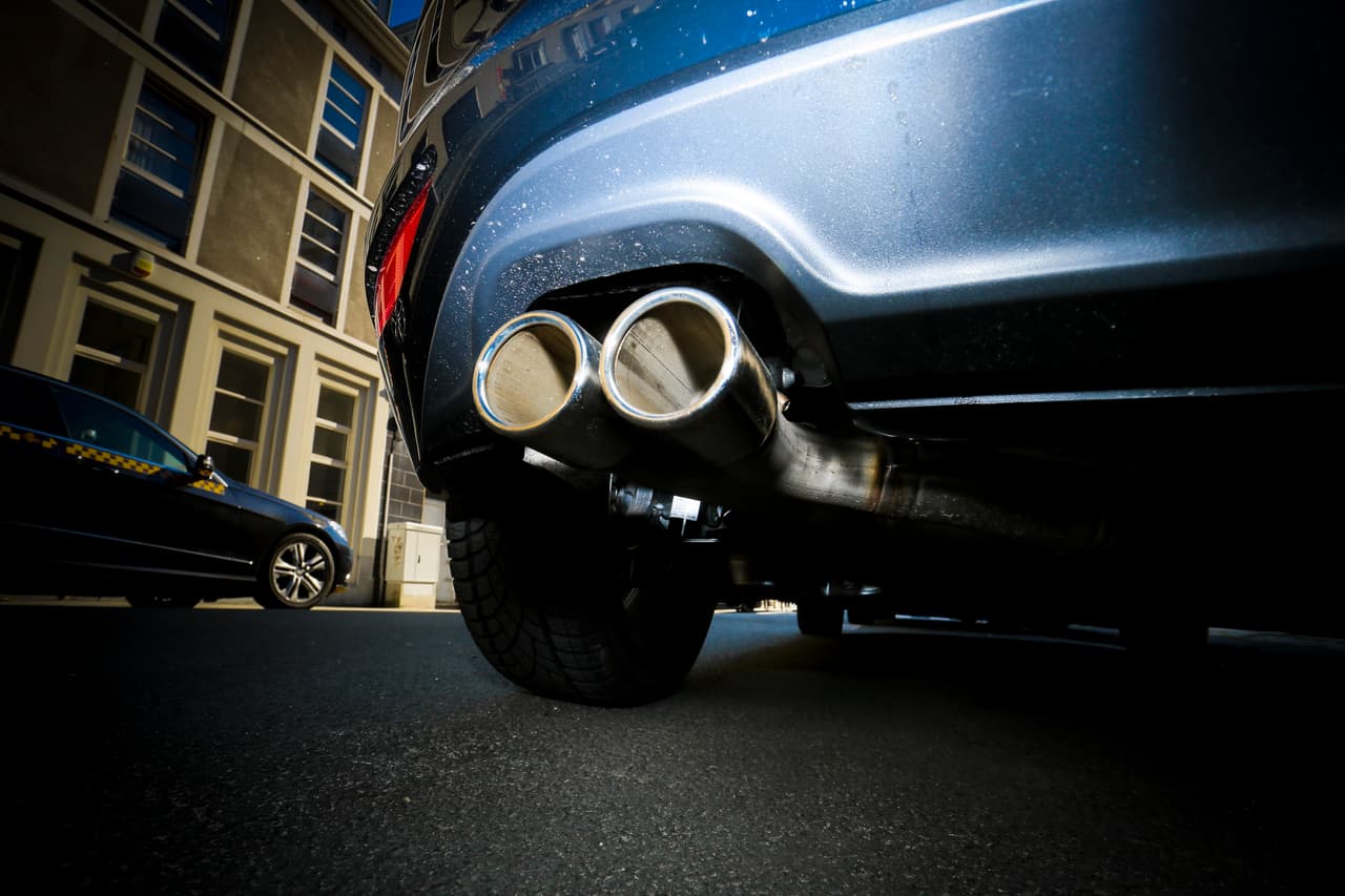 EP pritarė griežtesniam automobilių taršos ribojimui
