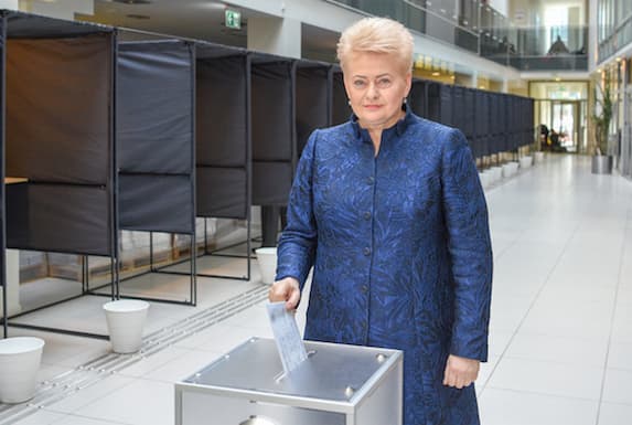 Prezidentė D. Grybauskaitė boikotavo netinkamą referendumą
